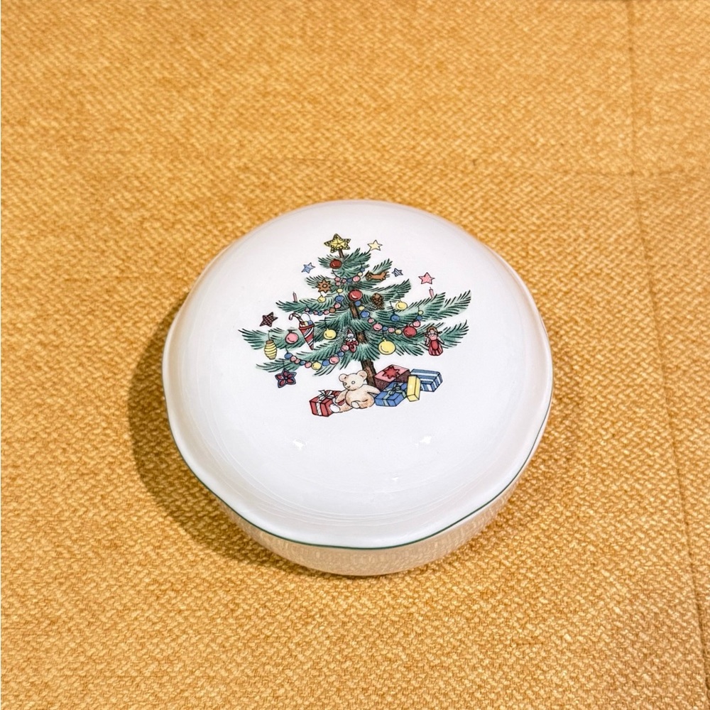 NIKKO Christmastime Covered Trinket Dish - 3.5”